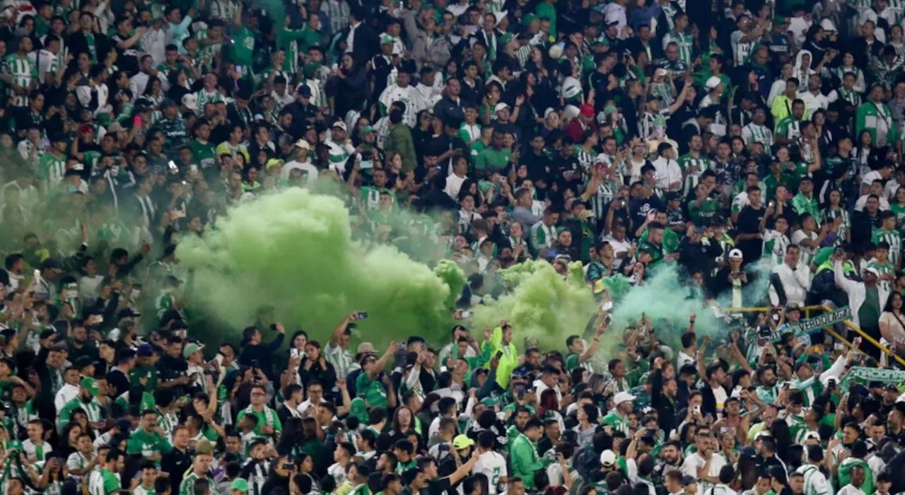 Aficionados de Atlético Nacional en el Atanasio Girardot. 